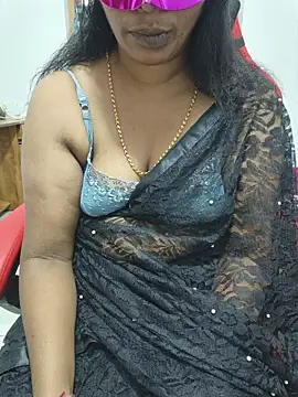 Snapshot of Malluivaniya chatting on December 3, 2025, 6:32 am Malluivaniya online show from December 3, 2025, 6:32 am