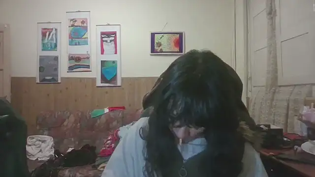 calliemaggotbone online show from November 27, 2025, 6:48 am