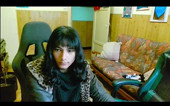 calliemaggotbone online show from December 20, 2025, 2:13 pm