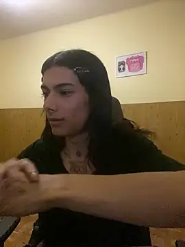 calliemaggotbone online show from April 8, 2026, 8:58 am