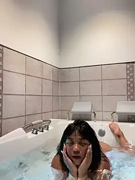 Emily restrepo online show from January 3, 2025, 12:43 am