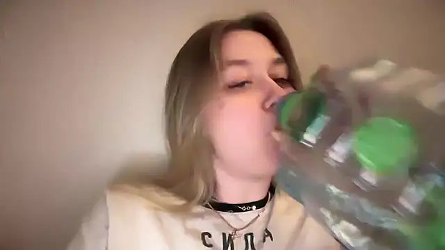 Isabel-Bailey online show from December 22, 2024, 8:47 pm