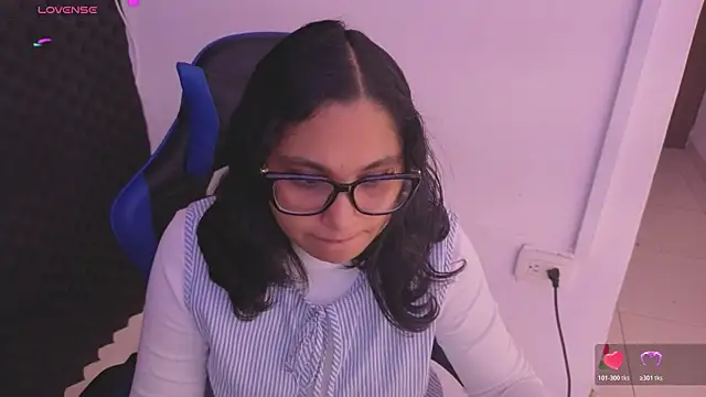 Cuteprincess21 online show from April 22, 2026, 12:24 am