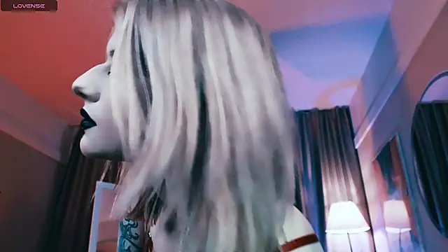 Noah ElmerX online show from March 16, 2025, 10:20 pm