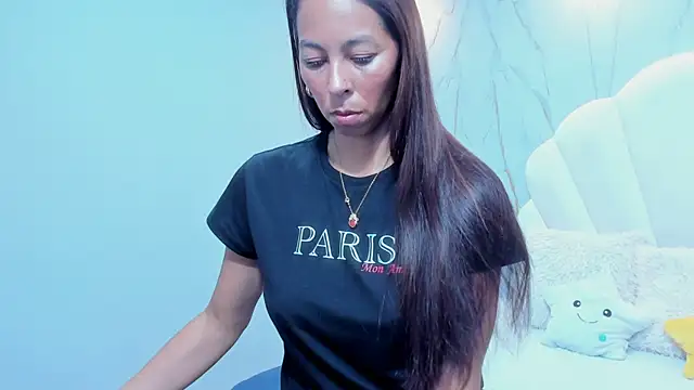 Rosalinda Cortez online show from December 4, 2024, 4:05 pm