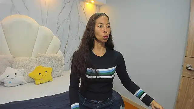 Rosalinda Cortez online show from December 18, 2024, 12:29 pm