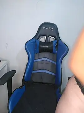 Rafaelayamazaki online show from April 22, 2026, 1:01 pm