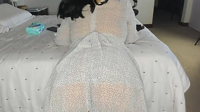 adriana71 online show from April 21, 2026, 11:07 pm