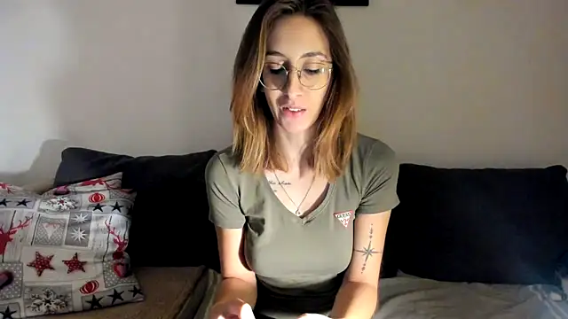 DesireMore90 online show from January 13, 2025, 3:47 pm