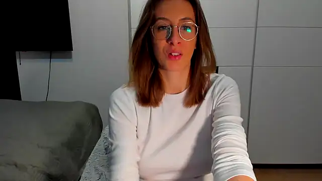 DesireMore90 online show from March 5, 2026, 4:03 pm