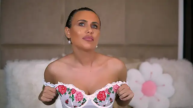 AnaisBellas online show from February 25, 2025, 4:35 am