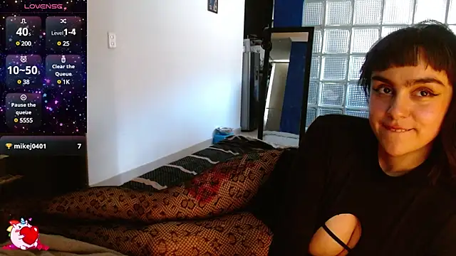 collette beaufoy  online show from December 4, 2024, 6:06 pm