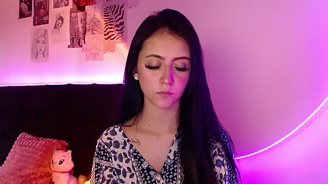 Snapshot of Coralinnee_ chatting on March 1, 2025, 7:26 pm Coralinnee online show from March 1, 2025, 7:26 pm