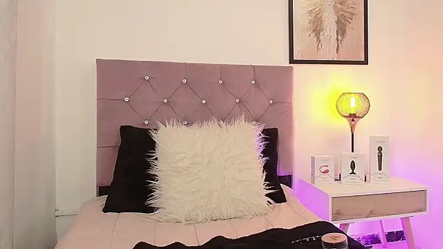 Violet queen20 online show from March 2, 2025, 6:19 pm