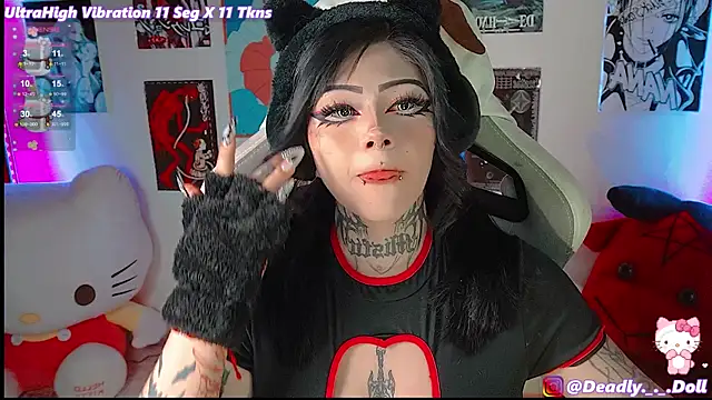 Snapshot of Deadly_Doll chatting on December 17, 2024, 11:27 pm Deadly Doll online show from December 17, 2024, 11:27 pm