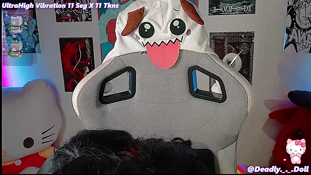 Snapshot of Deadly_Doll chatting on December 18, 2024, 2:32 am Deadly Doll online show from December 18, 2024, 2:32 am