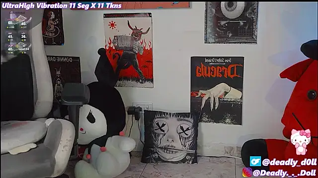 Snapshot of Deadly_Doll chatting on February 20, 2025, 2:07 am Deadly Doll online show from February 20, 2025, 2:07 am