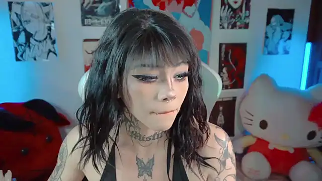 Snapshot of Deadly_Doll chatting on September 27, 2025, 8:36 pm Deadly Doll online show from September 27, 2025, 8:36 pm