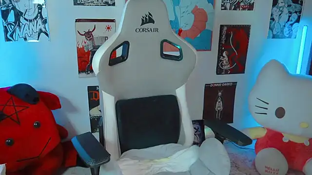 Snapshot of Deadly_Doll chatting on November 9, 2025, 8:18 pm Deadly Doll online show from November 9, 2025, 8:18 pm