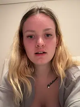 mariemelissah online show from February 24, 2025, 4:47 pm