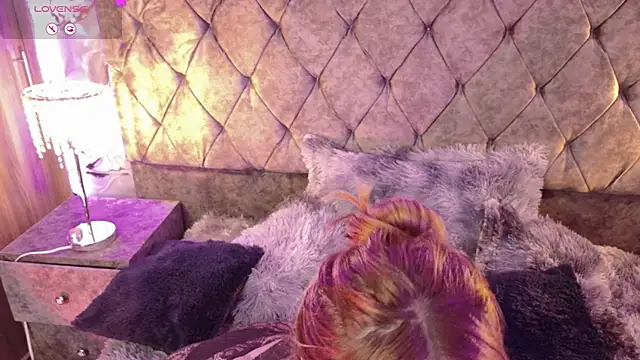 vanesaa blake online show from April 11, 2026, 3:00 am