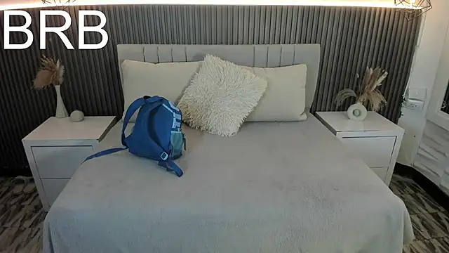 SHANONCLARK online show from September 16, 2025, 7:04 pm