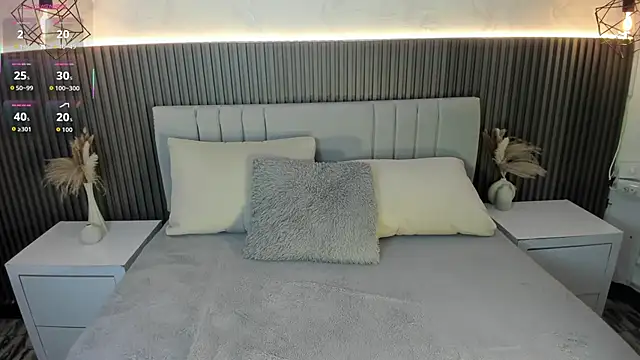 SHANONCLARK online show from September 25, 2025, 7:17 pm