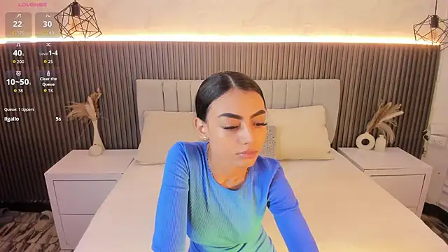 SHANONCLARK online show from October 9, 2025, 7:12 pm