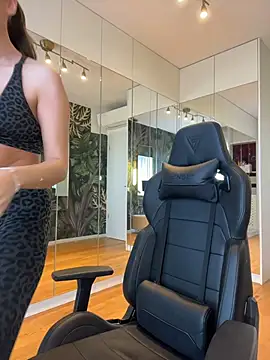 MileySin1111 online show from April 22, 2026, 1:56 pm