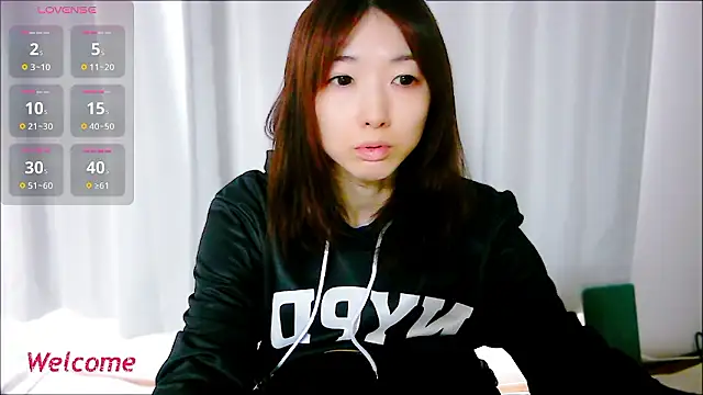 Love me Eri  online show from October 6, 2025, 11:46 pm