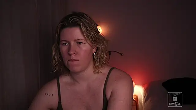 moonamii online show from February 5, 2026, 5:39 pm