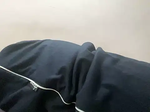 CALVINXXX online show from April 7, 2026, 4:07 pm