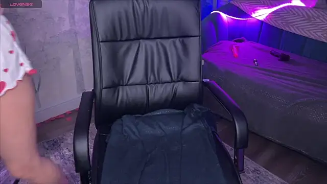 amanda strong online show from April 22, 2026, 1:08 am