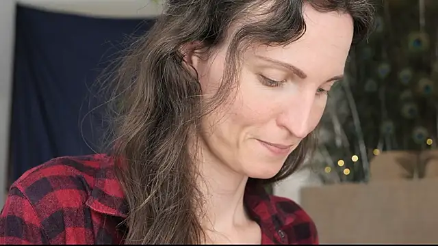 yulladao online show from September 9, 2025, 5:45 pm