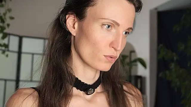 yulladao online show from October 12, 2025, 5:12 pm