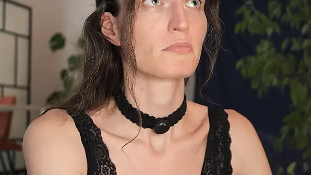 yulladao online show from October 14, 2025, 5:03 pm