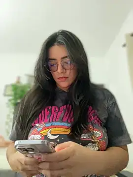 Lia flowers online show from February 21, 2025, 11:43 pm