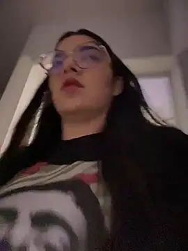 Lia flowers online show from March 18, 2025, 5:31 am