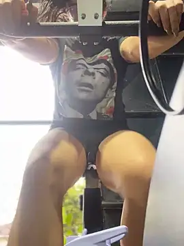 Lia flowers online show from March 21, 2025, 10:06 pm