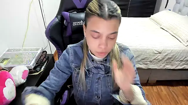 LuisaReyes 2911 online show from September 27, 2025, 2:16 am