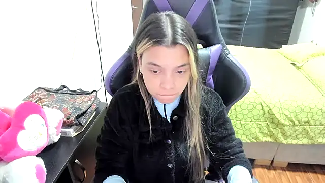 LuisaReyes 2911 online show from October 18, 2025, 2:14 am