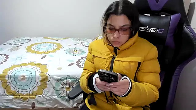 LuisaReyes 2911 online show from February 15, 2026, 2:30 am