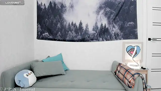 Snapshot of SolarAlice chatting on February 26, 2025, 6:54 pm SolarAlice online show from February 26, 2025, 6:54 pm