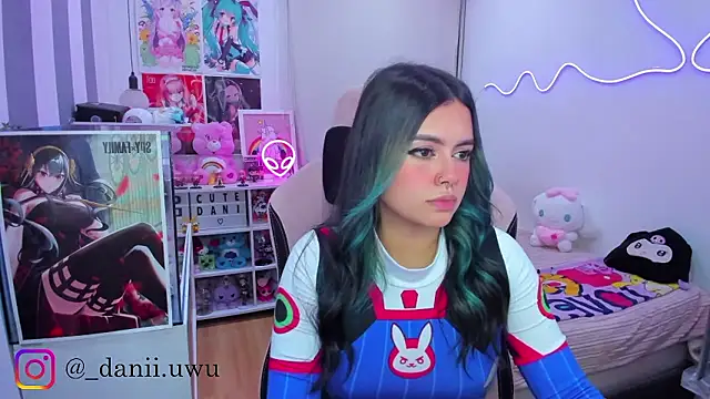 Snapshot of CuteDani_ chatting on January 7, 2026, 10:18 am CuteDani online show from January 7, 2026, 10:18 am