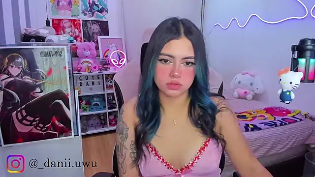 Snapshot of CuteDani_ chatting on January 14, 2026, 7:14 am CuteDani online show from January 14, 2026, 7:14 am