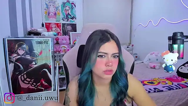 Snapshot of CuteDani_ chatting on January 17, 2026, 5:23 am CuteDani online show from January 17, 2026, 5:23 am