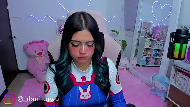 Snapshot of CuteDani_ chatting on February 28, 2026, 3:29 am CuteDani online show from February 28, 2026, 3:29 am