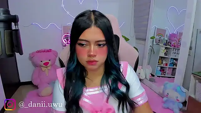 Snapshot of CuteDani_ chatting on March 14, 2026, 3:45 am CuteDani online show from March 14, 2026, 3:45 am