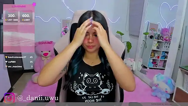 Snapshot of CuteDani_ chatting on March 16, 2026, 5:44 am CuteDani online show from March 16, 2026, 5:44 am