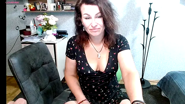 Snapshot of BeatriksS chatting on June 24, 2026, 6:40 pm BeatriksS online show from June 24, 2026, 6:40 pm